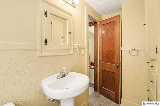 332 E Street, Lincoln, NE 68508