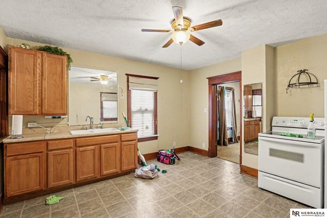 332 E Street, Lincoln, NE 68508