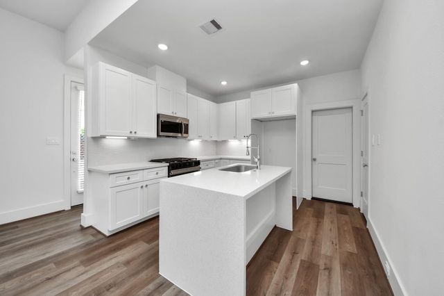 5612 Bertellis Lane, Houston, TX 77091