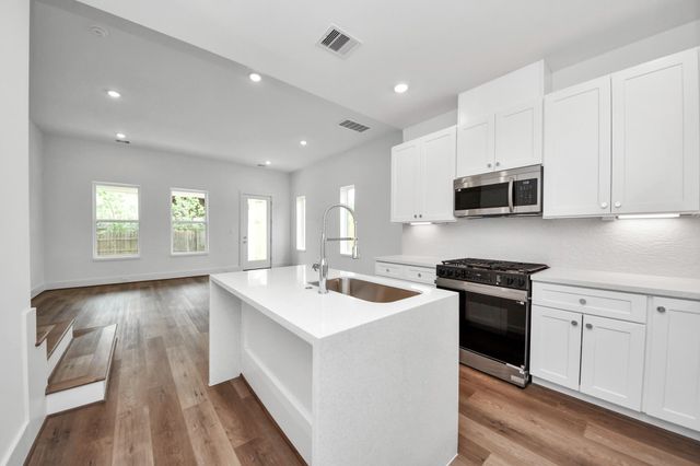 5612 Bertellis Lane, Houston, TX 77091