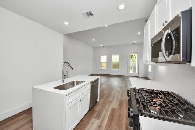 5612 Bertellis Lane, Houston, TX 77091