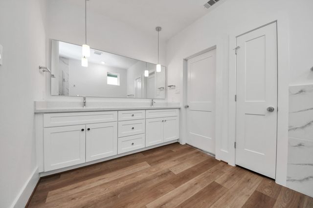 5612 Bertellis Lane, Houston, TX 77091