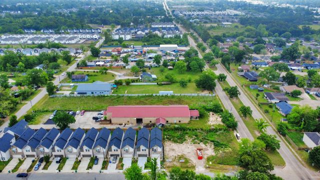 5612 Bertellis Lane, Houston, TX 77091