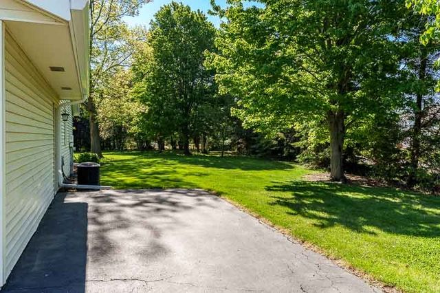 984 Rockhampton Drive, Rockford, IL 61102
