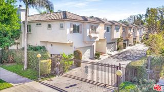 18806 Hatteras Street 101, Tarzana, CA 91356