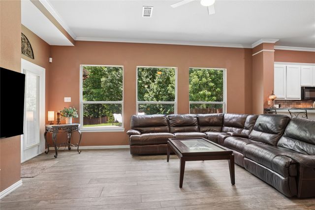 150 Fall Creek, Grapevine, TX 76051
