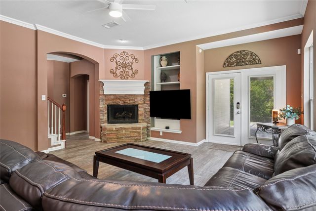 150 Fall Creek, Grapevine, TX 76051