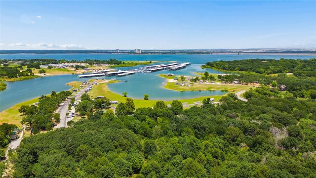 150 Fall Creek, Grapevine, TX 76051