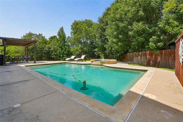 150 Fall Creek, Grapevine, TX 76051