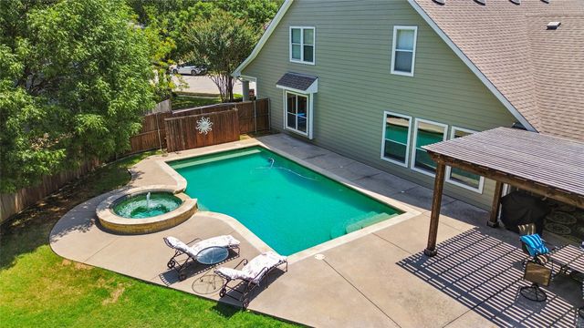 150 Fall Creek, Grapevine, TX 76051