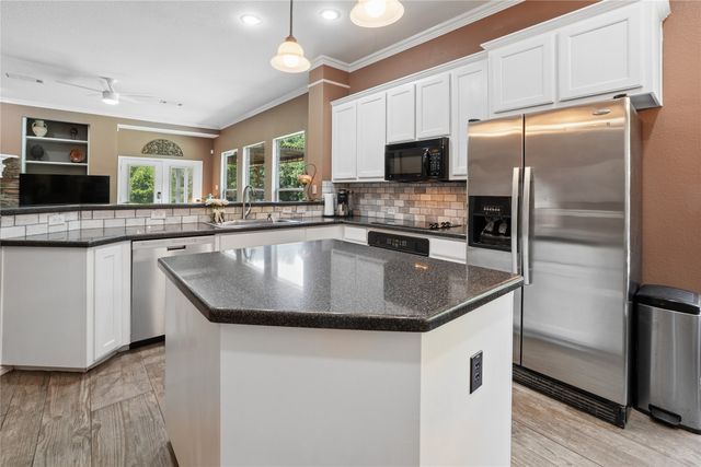 150 Fall Creek, Grapevine, TX 76051