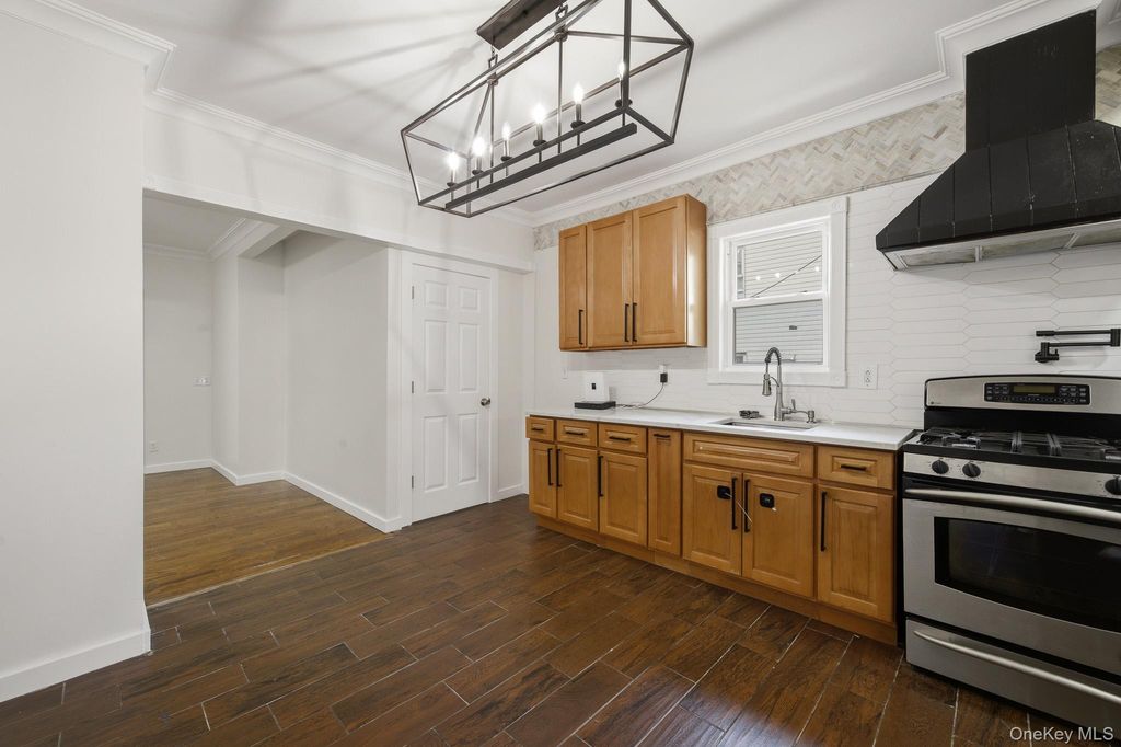 29 Elm Avenue, Hempstead, NY 11550 — photo 5