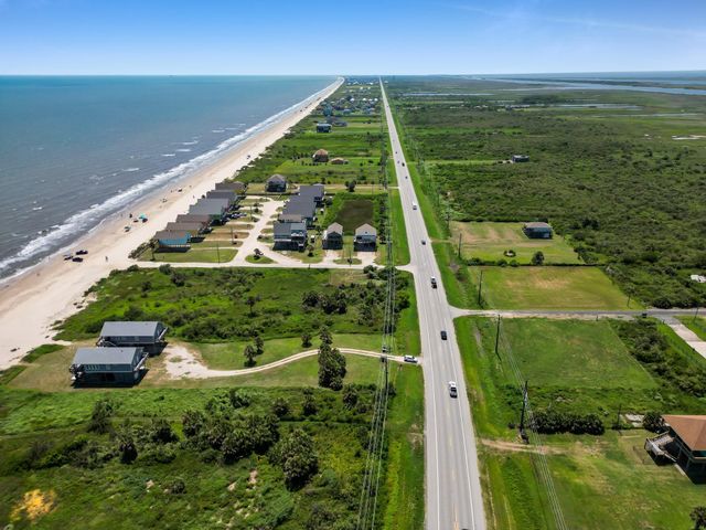 000 Gordon, Gilchrist, TX 77617