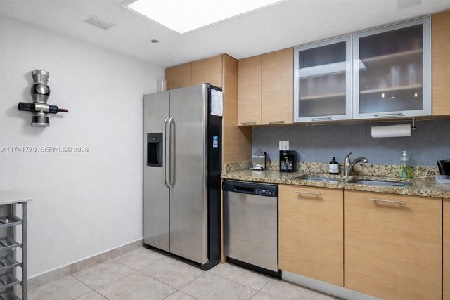3300 NE 192nd St PH16, Aventura, FL 33180