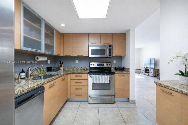 3300 NE 192nd St PH16, Aventura, FL 33180