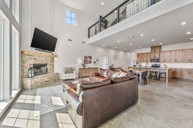 1400 Lacy Drive, Lipan, TX 76462