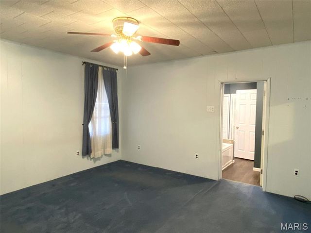 10 E Washington Street, Freeburg, IL 62243