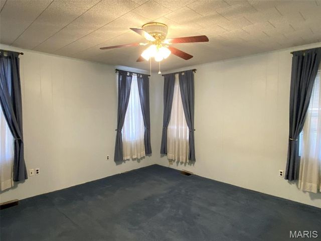 10 E Washington Street, Freeburg, IL 62243