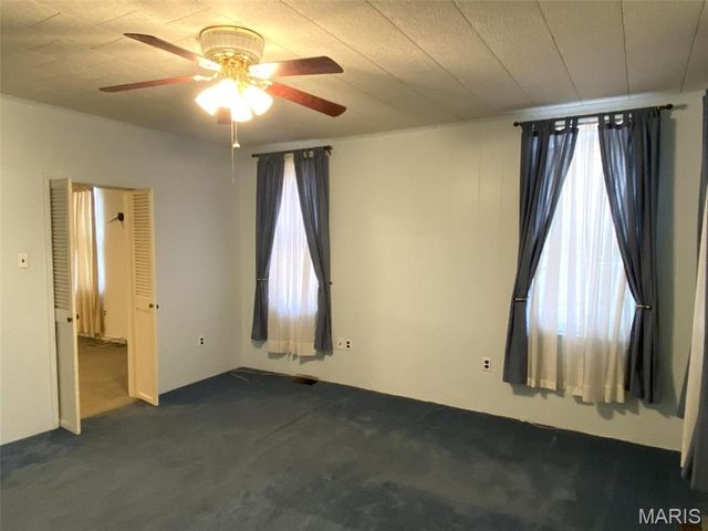 10 E Washington Street, Freeburg, IL 62243