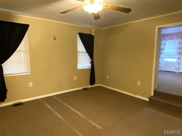 10 E Washington Street, Freeburg, IL 62243