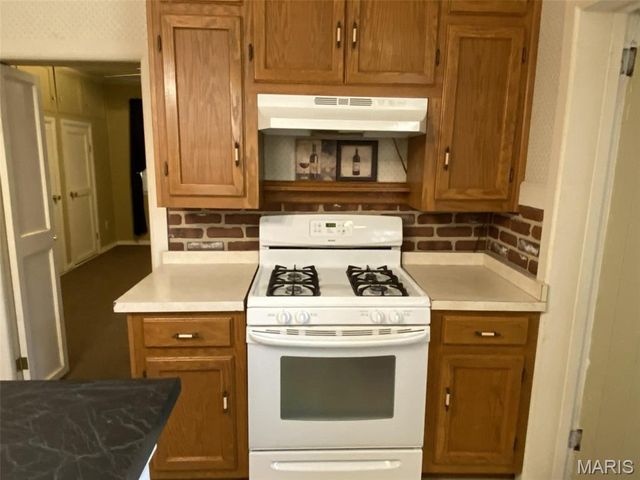 10 E Washington Street, Freeburg, IL 62243