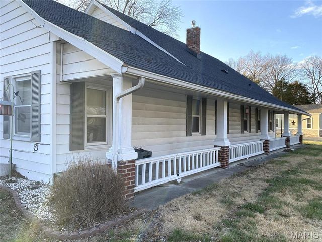 10 E Washington Street, Freeburg, IL 62243