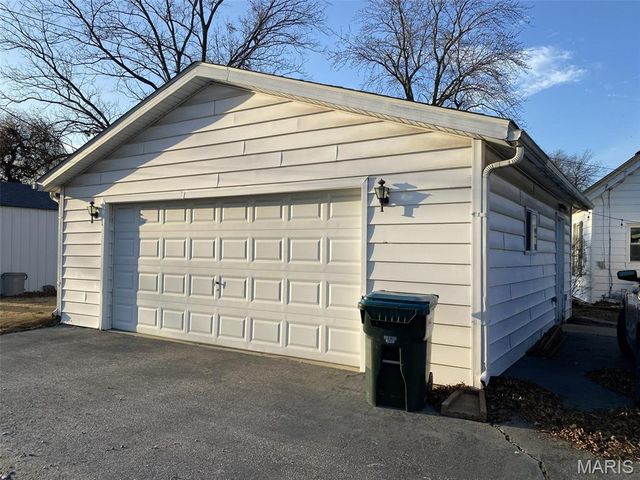 10 E Washington Street, Freeburg, IL 62243