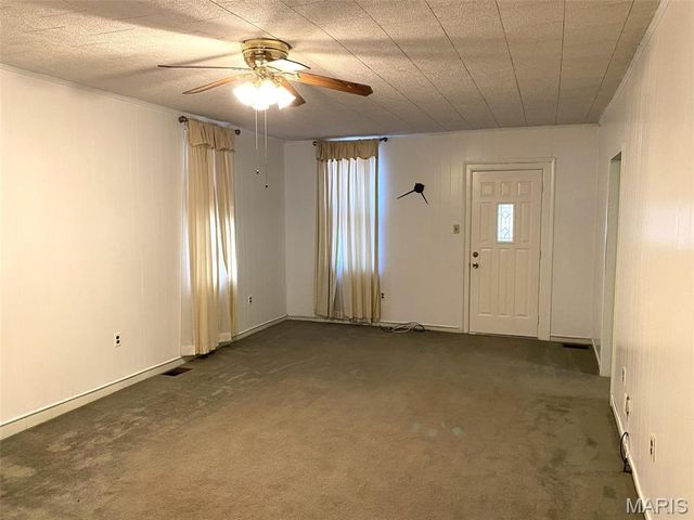 10 E Washington Street, Freeburg, IL 62243