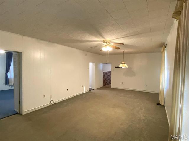 10 E Washington Street, Freeburg, IL 62243