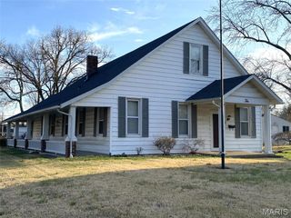 10 E Washington Street, Freeburg, IL 62243