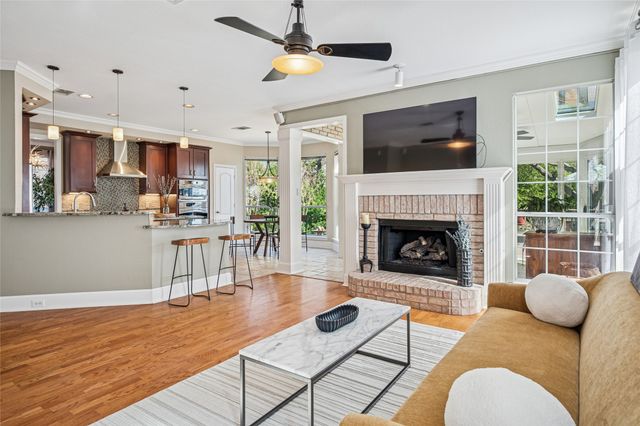 2718 Hidden Lake Drive, Grapevine, TX 76051