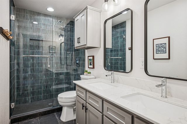 2718 Hidden Lake Drive, Grapevine, TX 76051