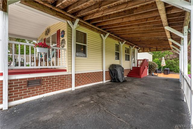 9947 Whitwick, Clarence, NY 14031