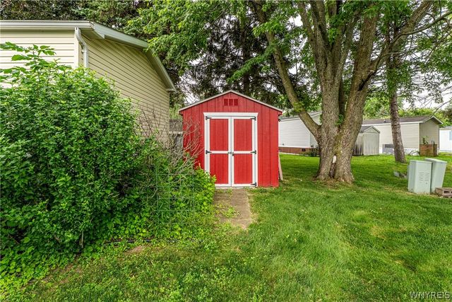 9947 Whitwick, Clarence, NY 14031