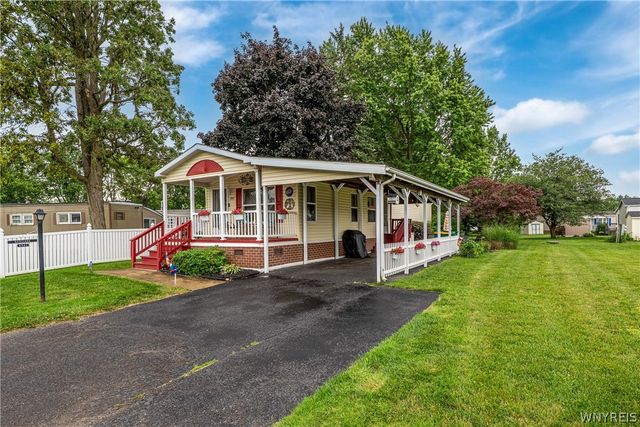 9947 Whitwick, Clarence, NY 14031