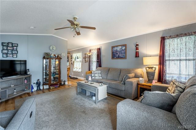 9947 Whitwick, Clarence, NY 14031