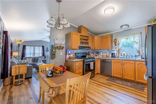 9947 Whitwick, Clarence, NY 14031