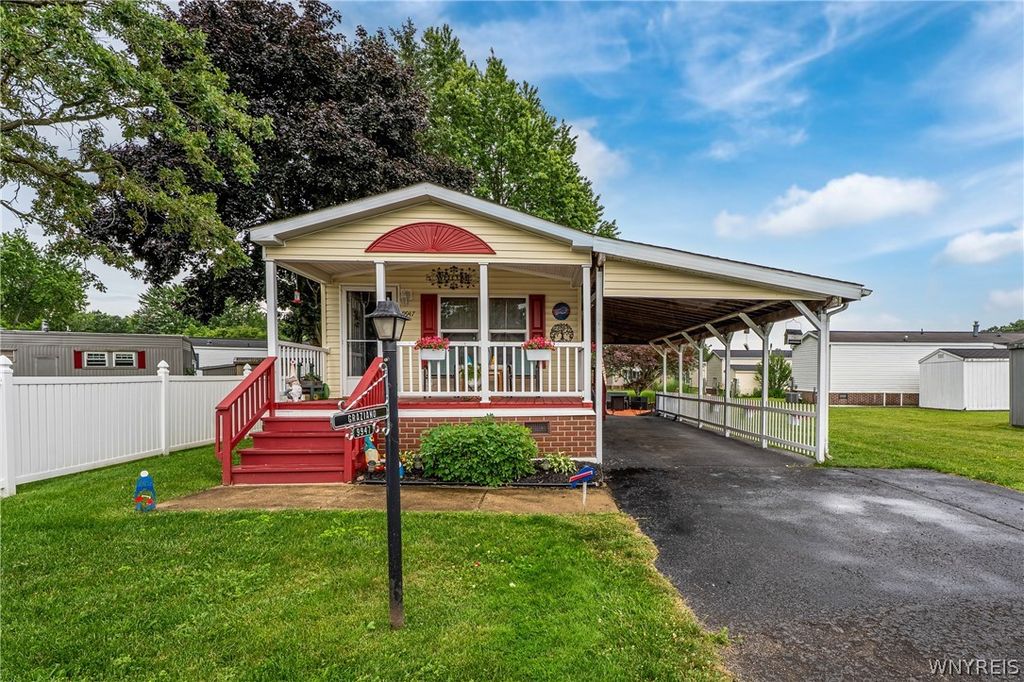 9947 Whitwick, Clarence, NY 14031
