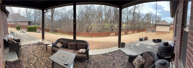 3601 NE Oaktrace Avenue, Bentonville, AR 72712