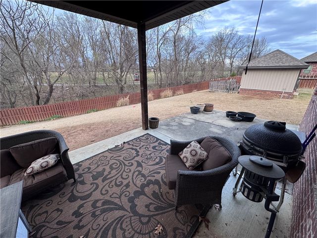 3601 NE Oaktrace Avenue, Bentonville, AR 72712