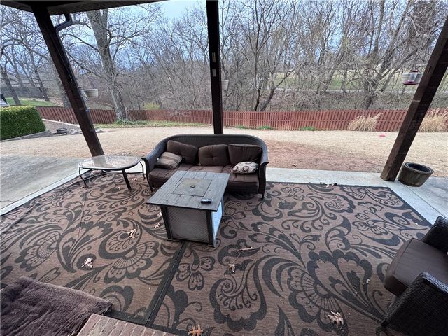 3601 NE Oaktrace Avenue, Bentonville, AR 72712