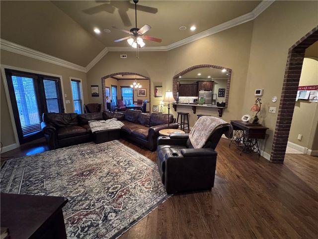 3601 NE Oaktrace Avenue, Bentonville, AR 72712