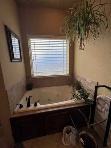 3601 NE Oaktrace Avenue, Bentonville, AR 72712