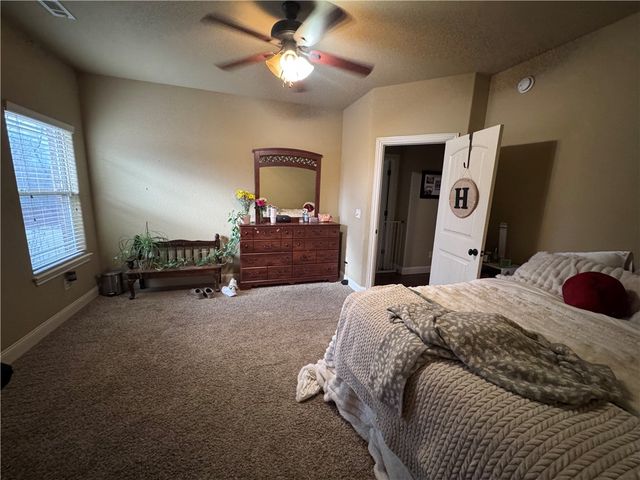 3601 NE Oaktrace Avenue, Bentonville, AR 72712