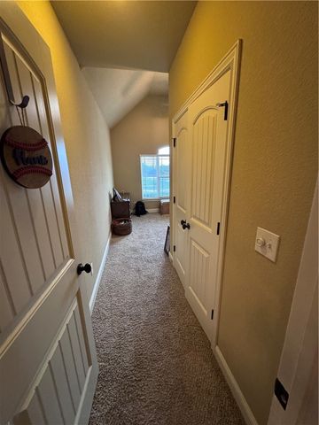 3601 NE Oaktrace Avenue, Bentonville, AR 72712