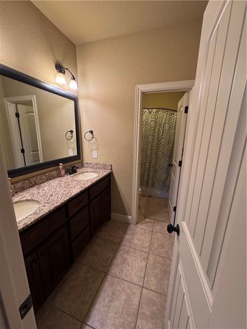 3601 NE Oaktrace Avenue, Bentonville, AR 72712