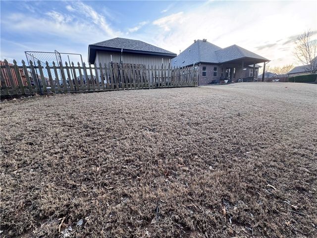 3601 NE Oaktrace Avenue, Bentonville, AR 72712