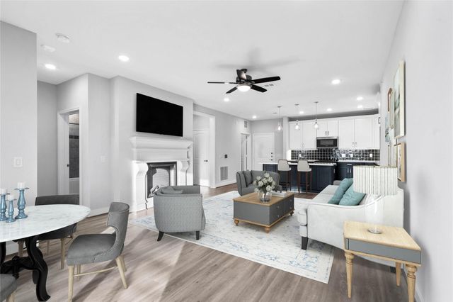 6804 Westview Drive 3404, Houston, TX 77055