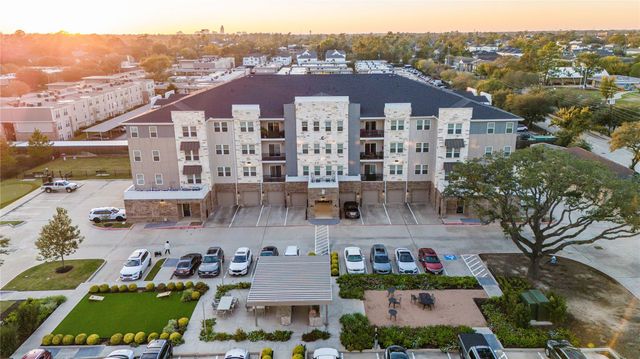 6804 Westview Drive 3404, Houston, TX 77055
