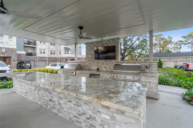 6804 Westview Drive 3404, Houston, TX 77055